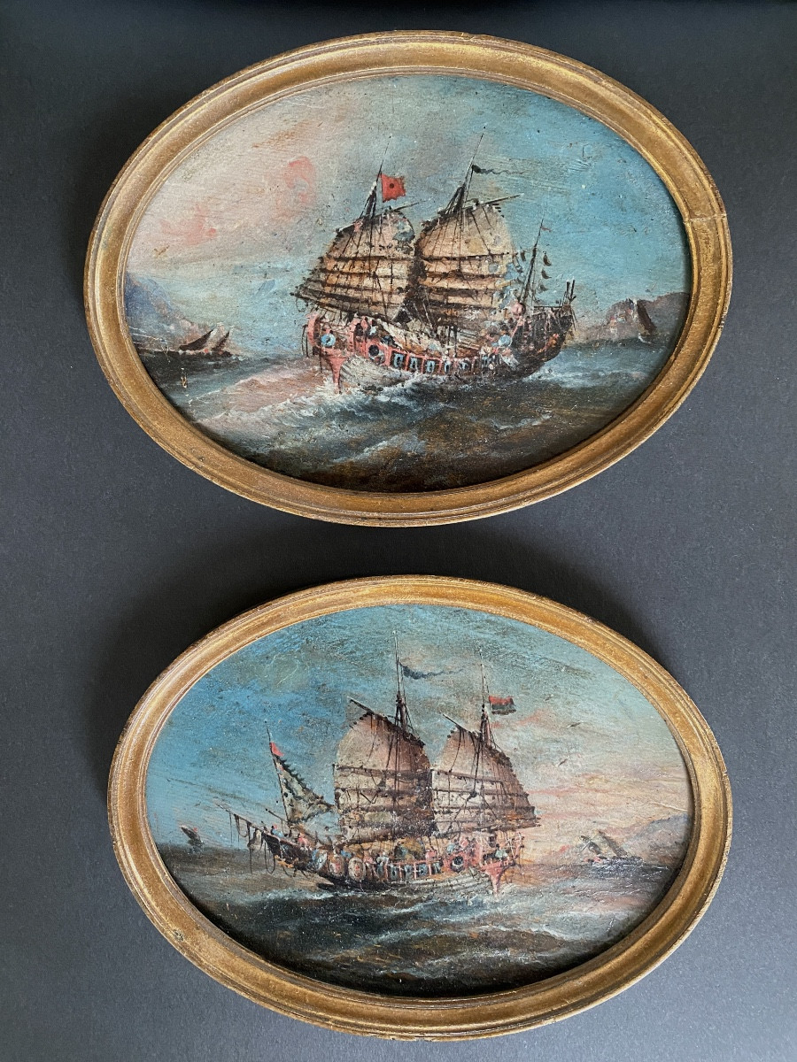 Canton School, 19th Century. Pair Of Seascapes. Oil On Framed Oval Panel. Chinese Junks 