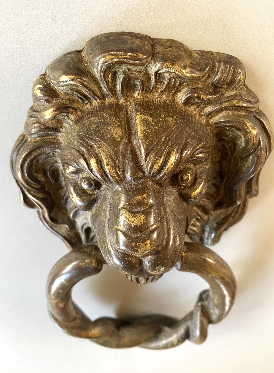 Heurtoir en bronze XIXème. Tête de lion . -photo-1