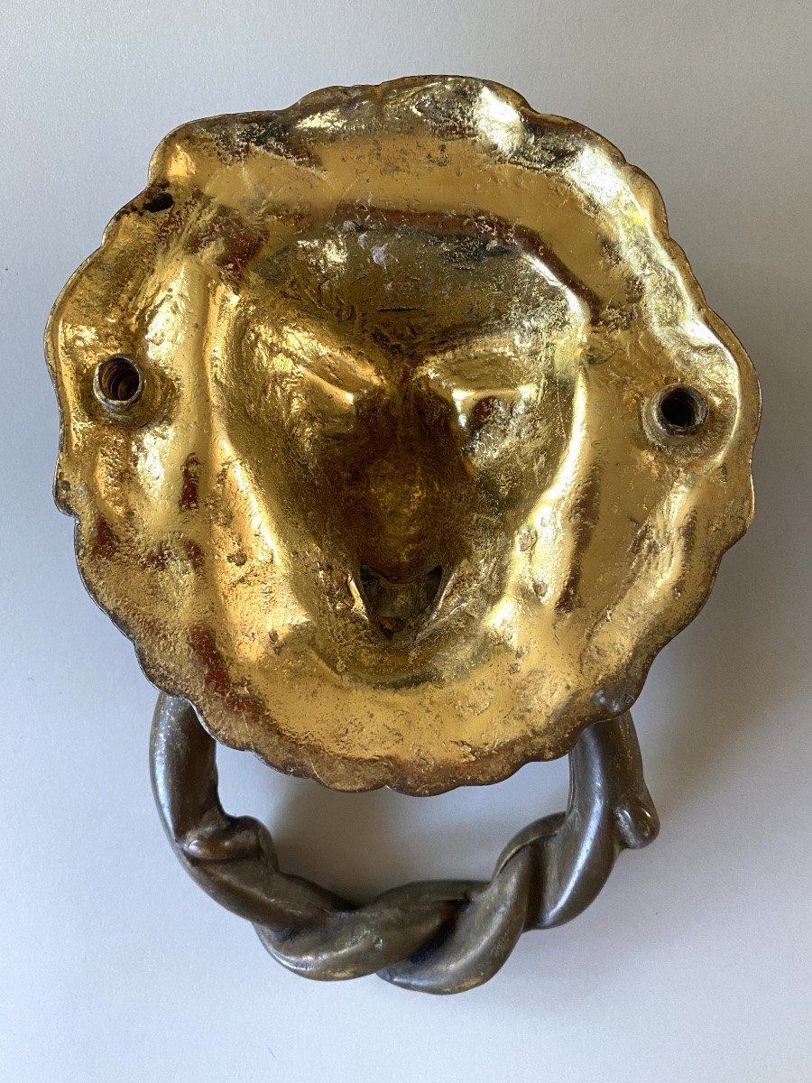 Heurtoir en bronze XIXème. Tête de lion . -photo-2