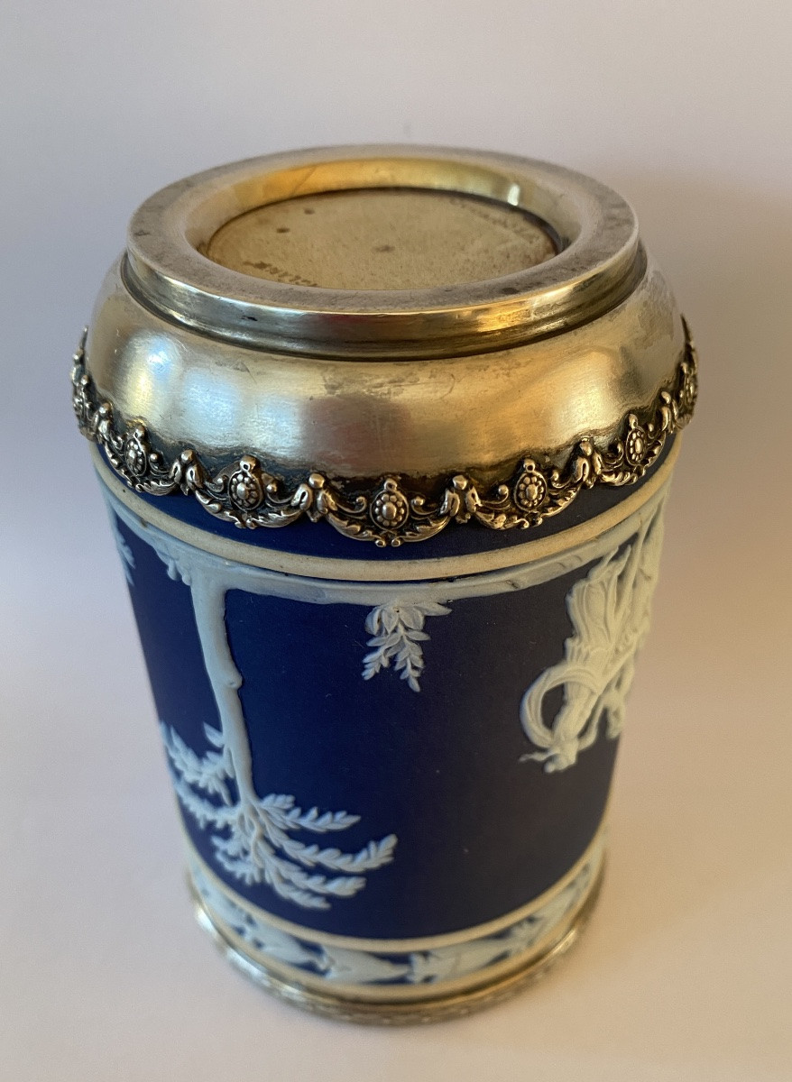 Wedgwood England. Vase en céramique jasper ware, Portland blue XIXème. Monture argent. -photo-4