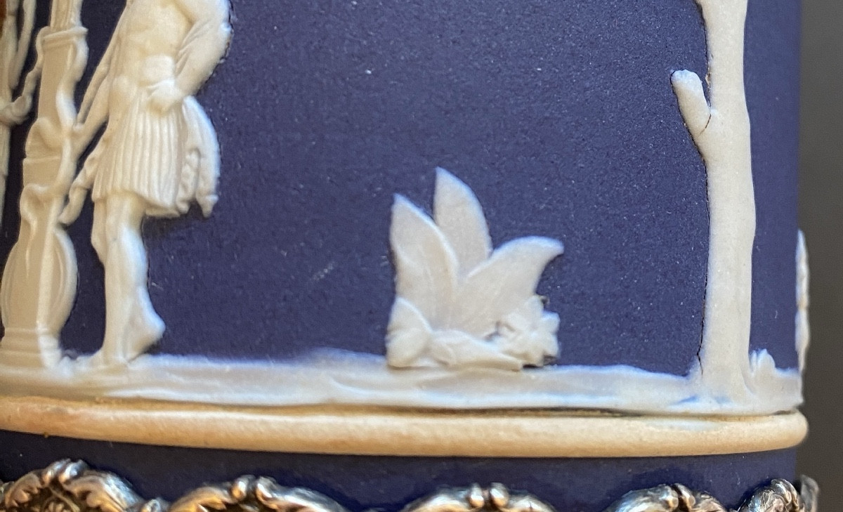 Wedgwood England. Vase en céramique jasper ware, Portland blue XIXème. Monture argent. -photo-7