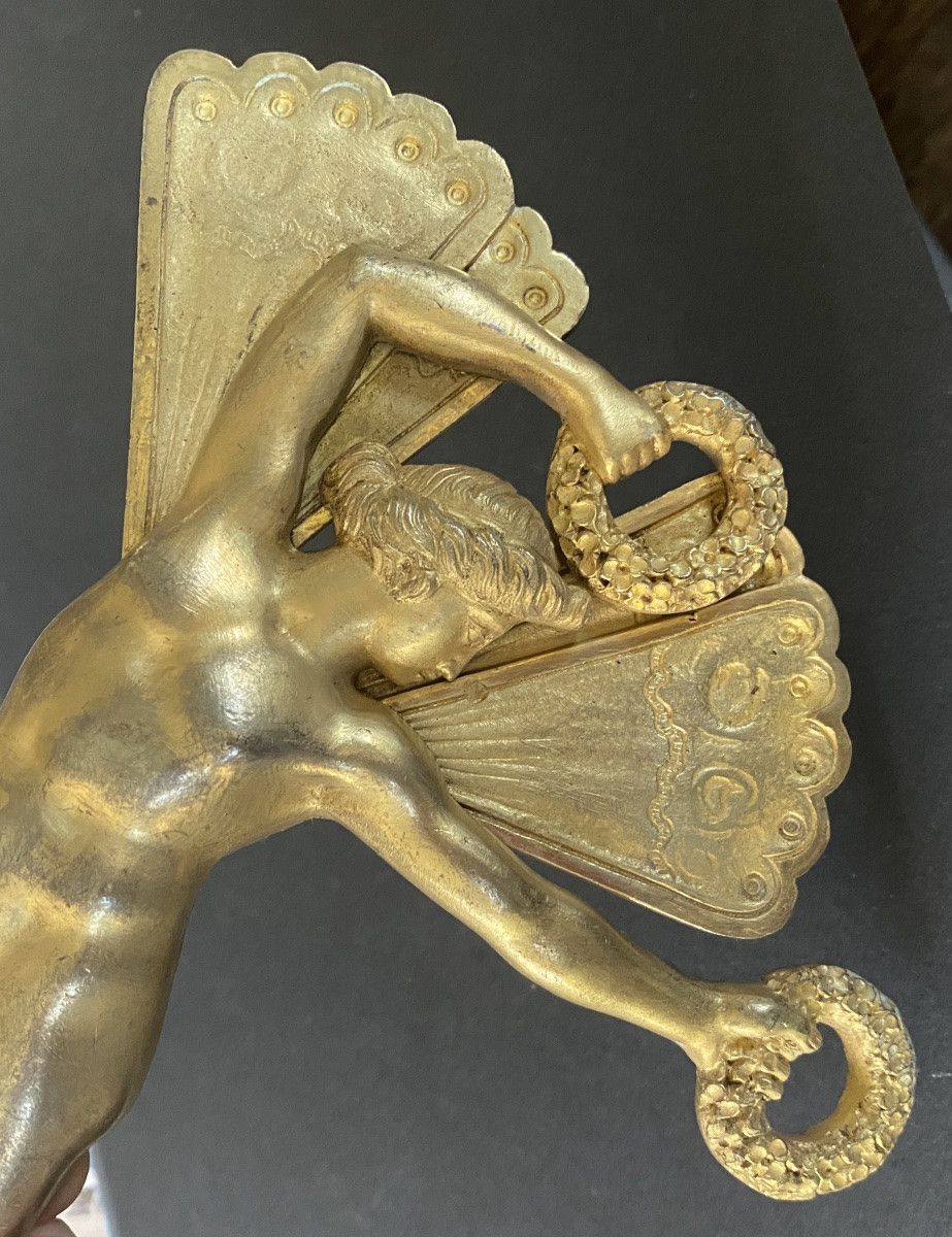 Bronze doré. Ornement début XIXème. Zéphyr. Allégorie . Dieu du vent de l’Ouest. -photo-2