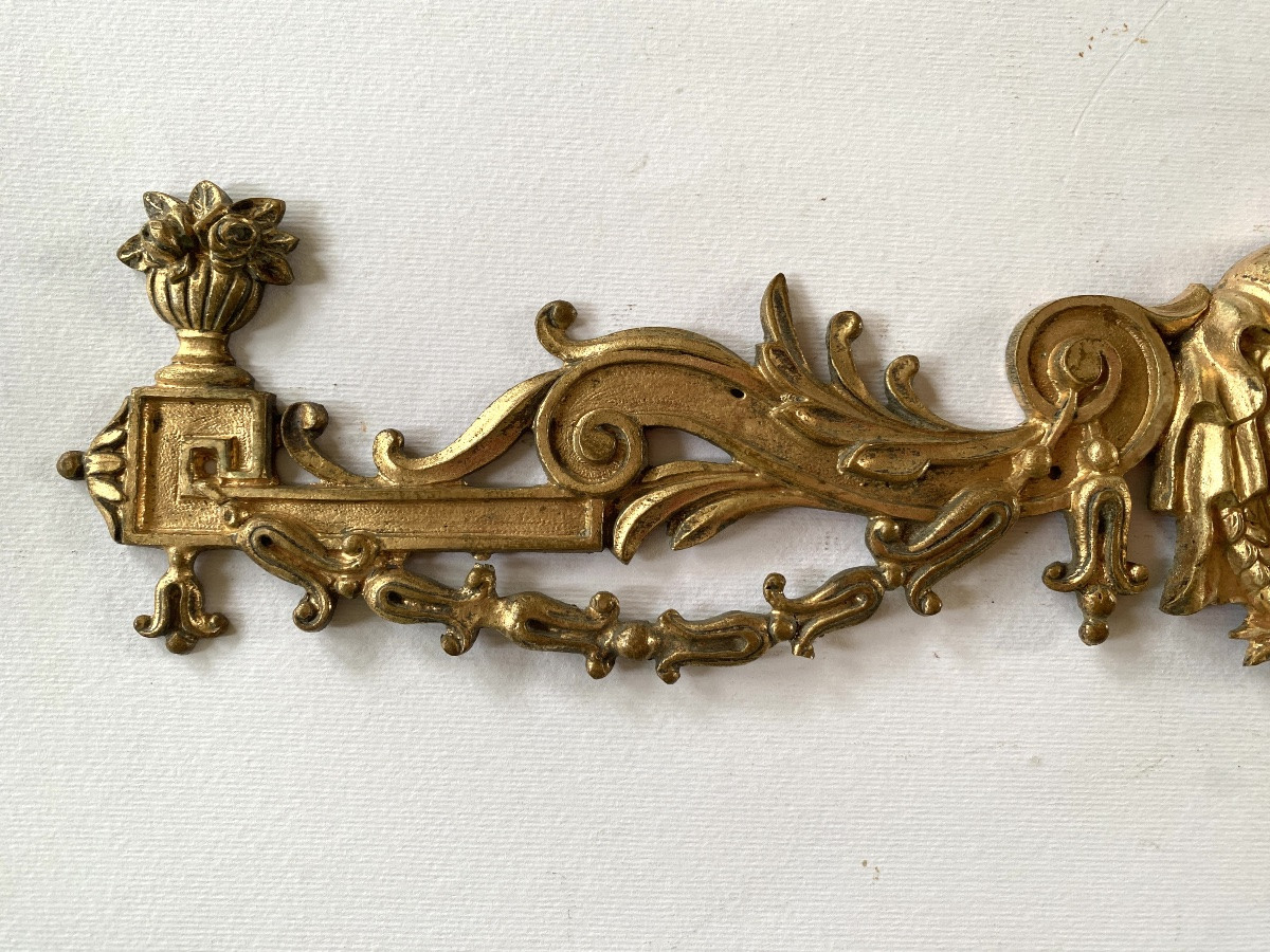 Bronze d’ornement XIXème. Masque à l’antique et décor floral. -photo-3