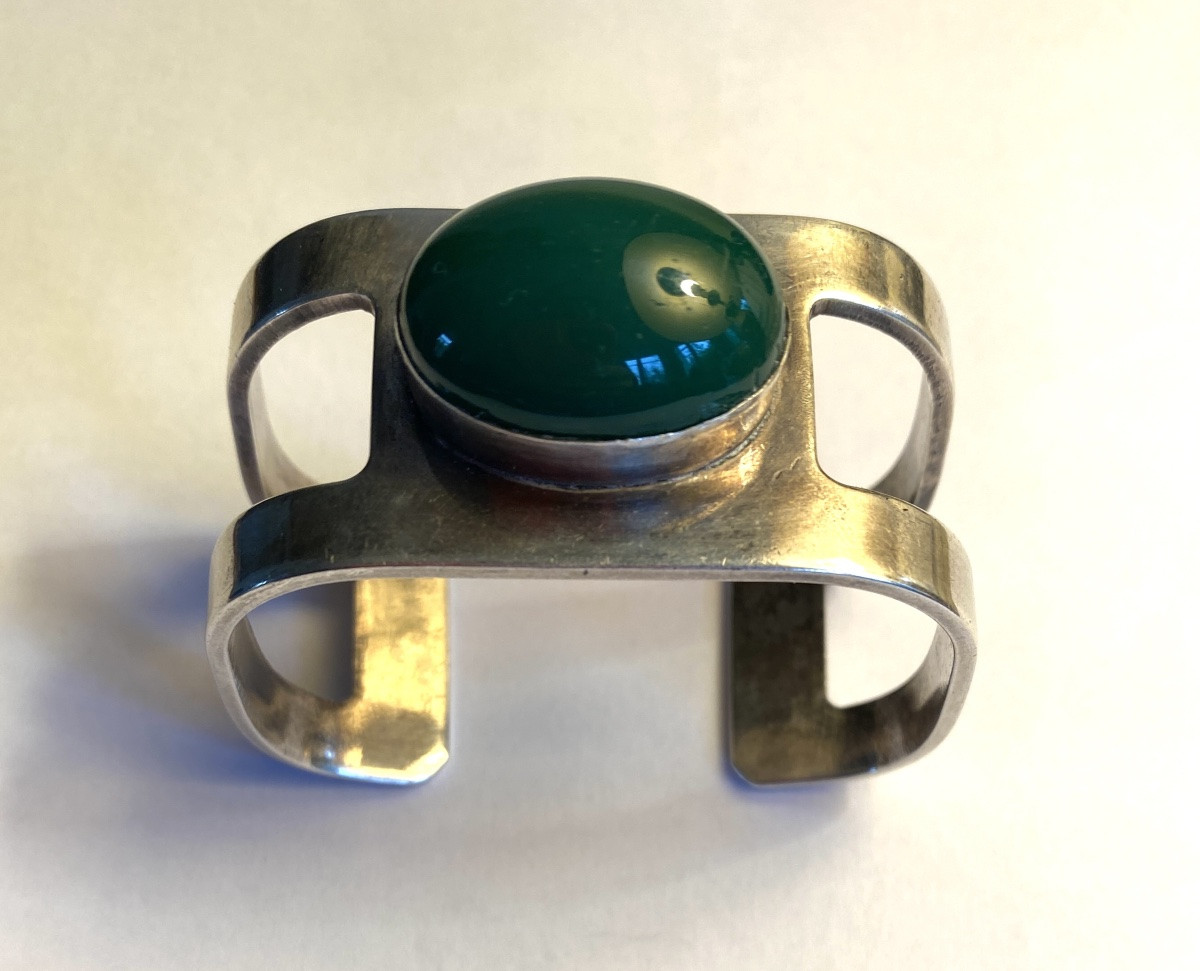 Modernist Cuff Bracelet. Silver-plated Metal And Glass Paste Cabochon. France, 1970s.-photo-2