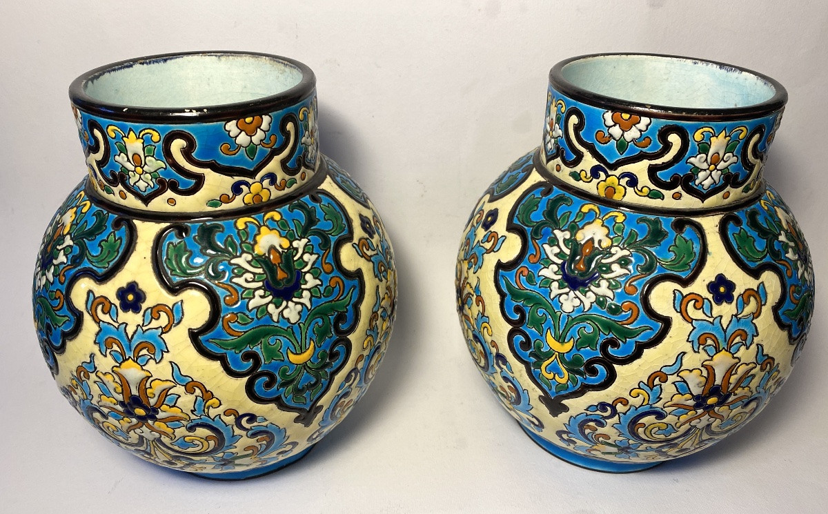Paire de vases en faïence émaillée. Vieux Bordeaux. Décor orientaliste. Circa 1880.-photo-2
