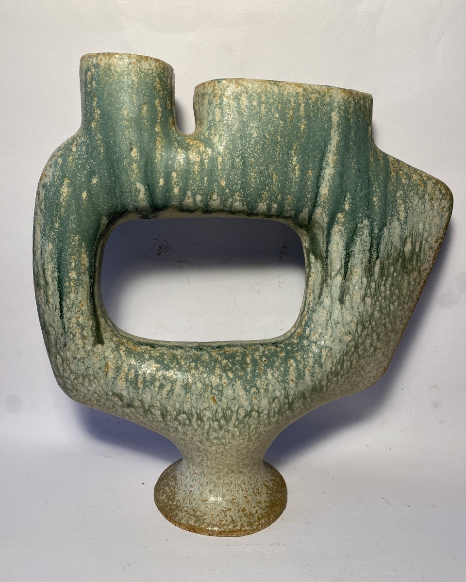 Vase en céramique moderniste. Années 70.
