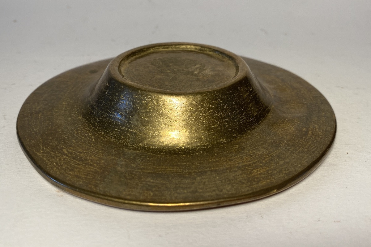 Coupelle. Vide poches en bronze. Décor ronde d’animaux. Années 70/80.-photo-1