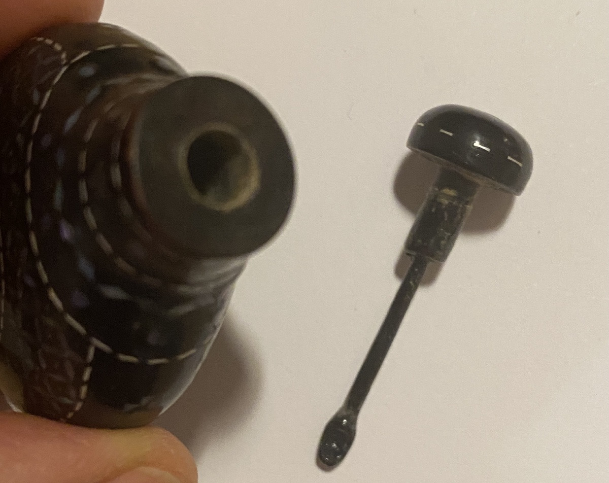 Burgauté Lacquer Snuffbox. China/ Japan, 19th Century. -photo-1