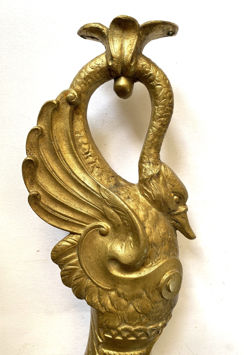 Paire de piétements en bronze XIXème. Cygnes stylisés. -photo-2