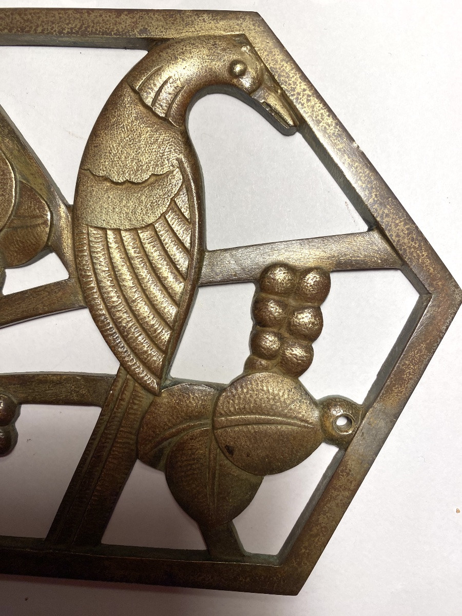 Bronze d’ornement  Art Déco. Oiseau, feuilles et fruits. -photo-2