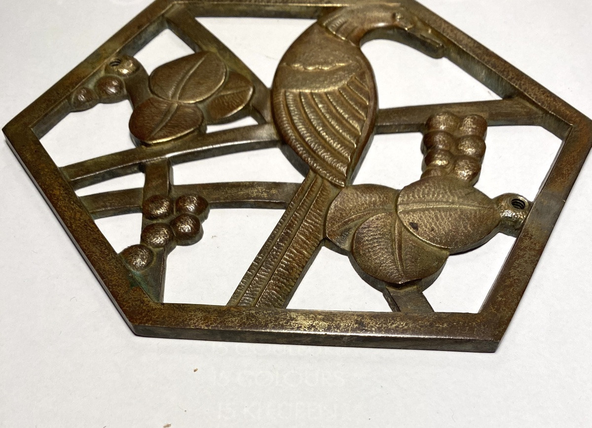 Bronze d’ornement  Art Déco. Oiseau, feuilles et fruits. -photo-4