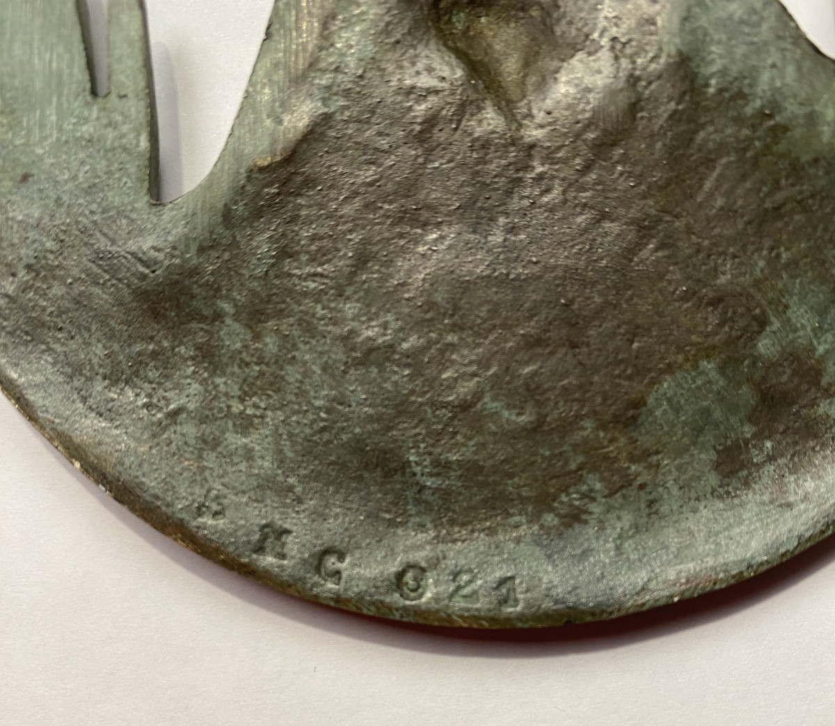 Jean Lambert-Rucki. Médaillon en bronze patiné milieu XXème. Christ Roi bénissant. Cœur ardent -photo-2