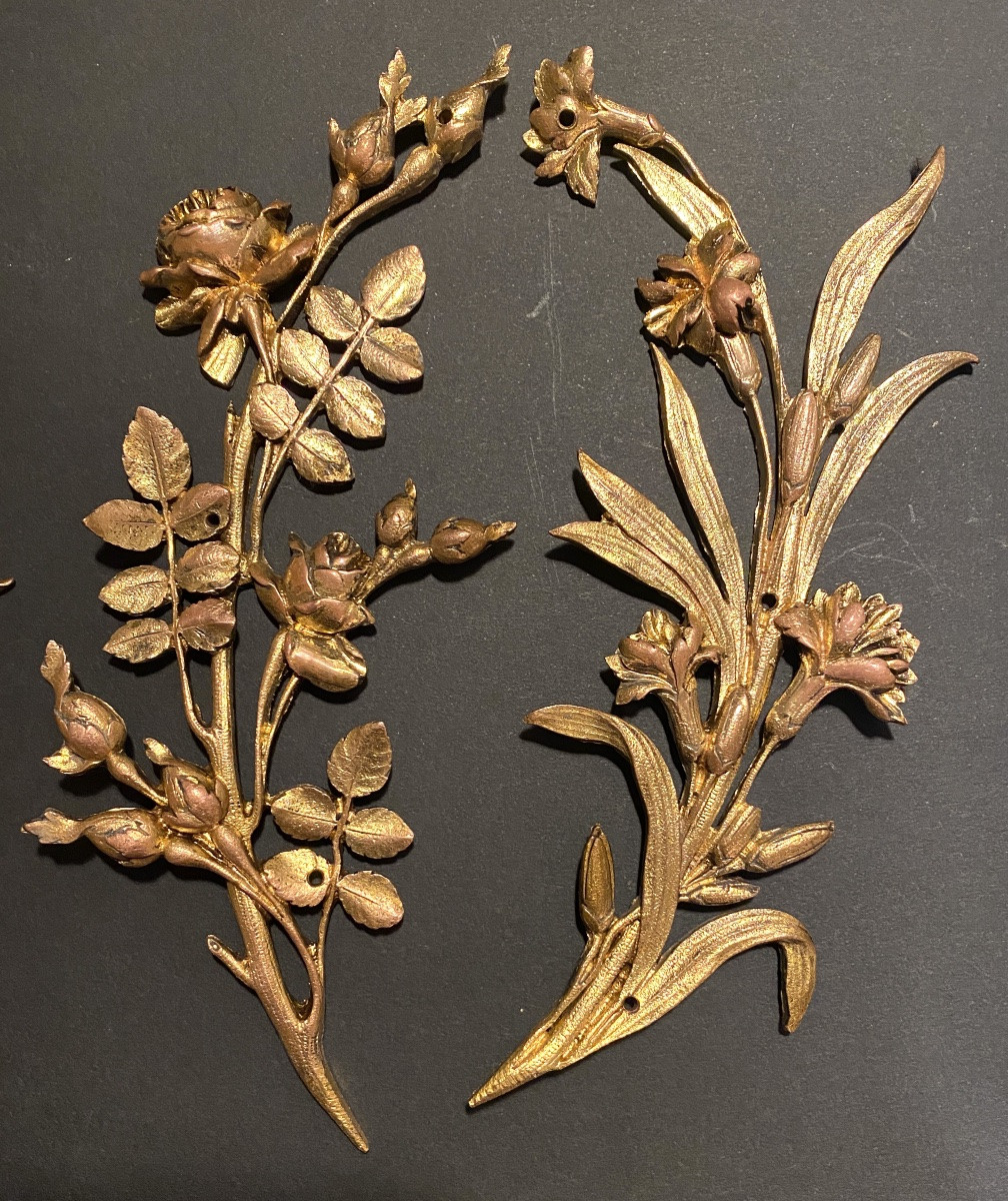 Suite de quatre bronzes d’ornement XIXème. Fleurs. -photo-2