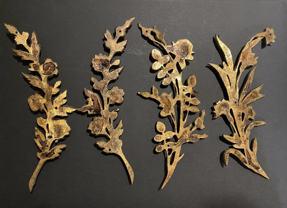 Suite de quatre bronzes d’ornement XIXème. Fleurs. -photo-3