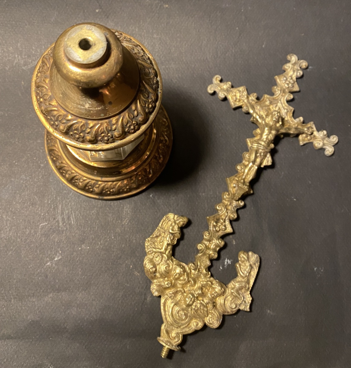 19th Crucifix Monstrance Or Reliquary. Bronze, Brass And Crystal. -photo-1