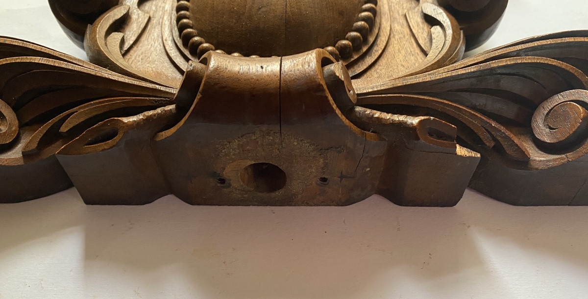 19th Carved Wooden Ornamental Pediment. Central Beaded Medallion, Palm Fronds And Scrolls. -photo-4