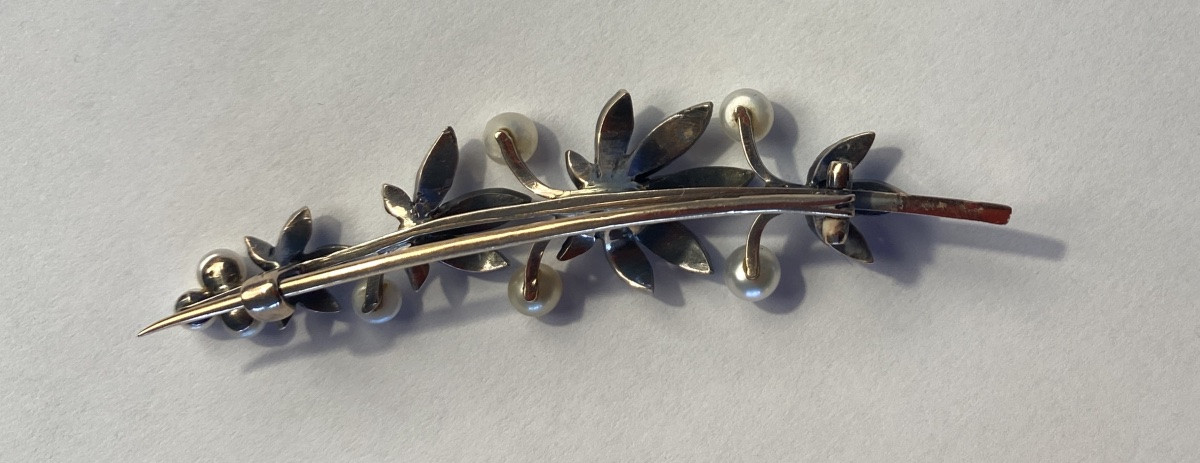 Broche XIXème. Branche fleurie en or, argent, perles et diamants. -photo-3