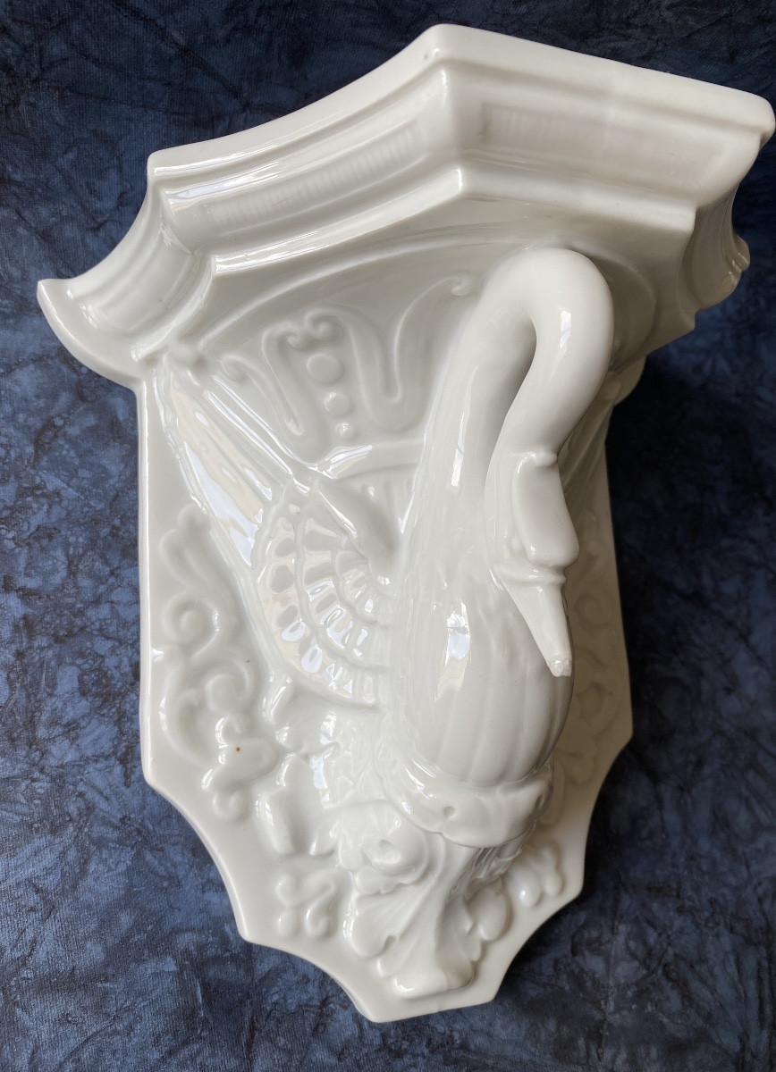 Sellette In White Porcelain, Early 19th Century. Swan With Spread Wings.