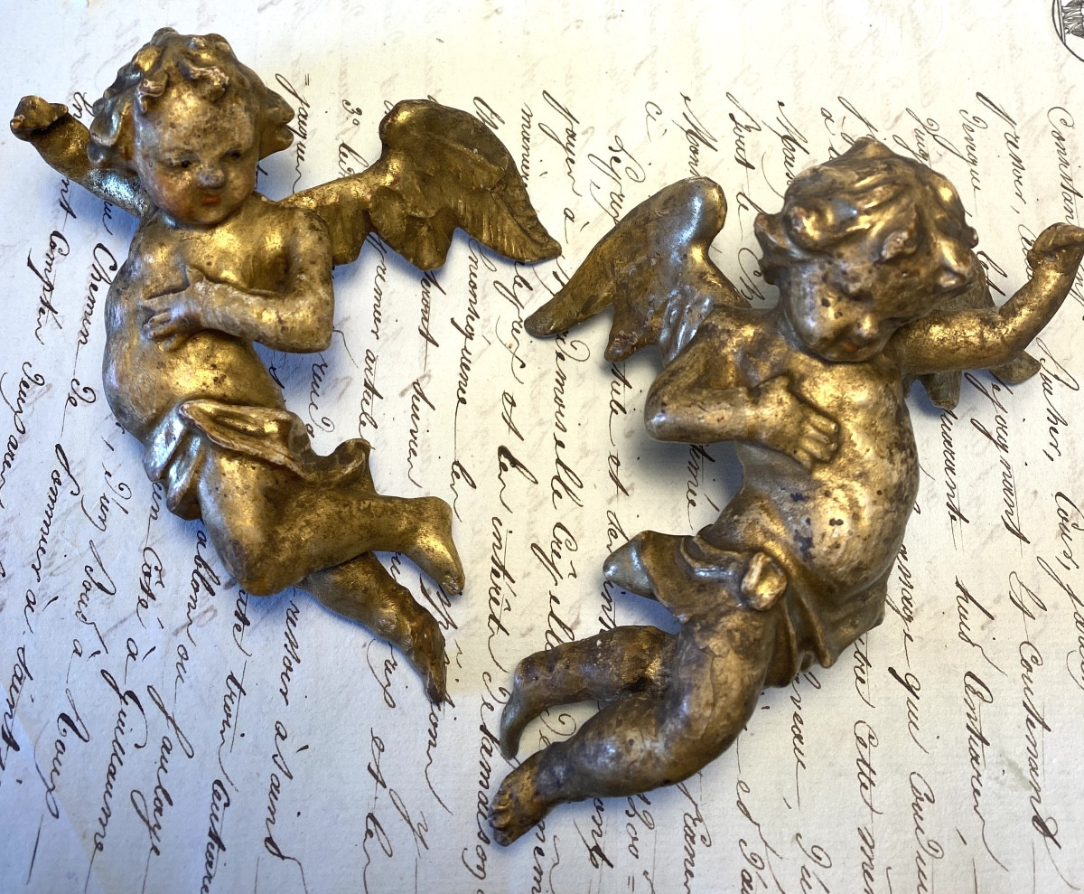 Pair Of Cherubs And Putti In Carved And Gilded Wood, 18th Century.
