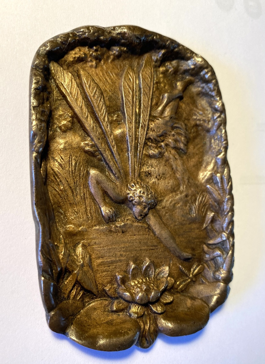 Coupelle en bronze Art Nouveau. Libellules et nénuphar. -photo-3