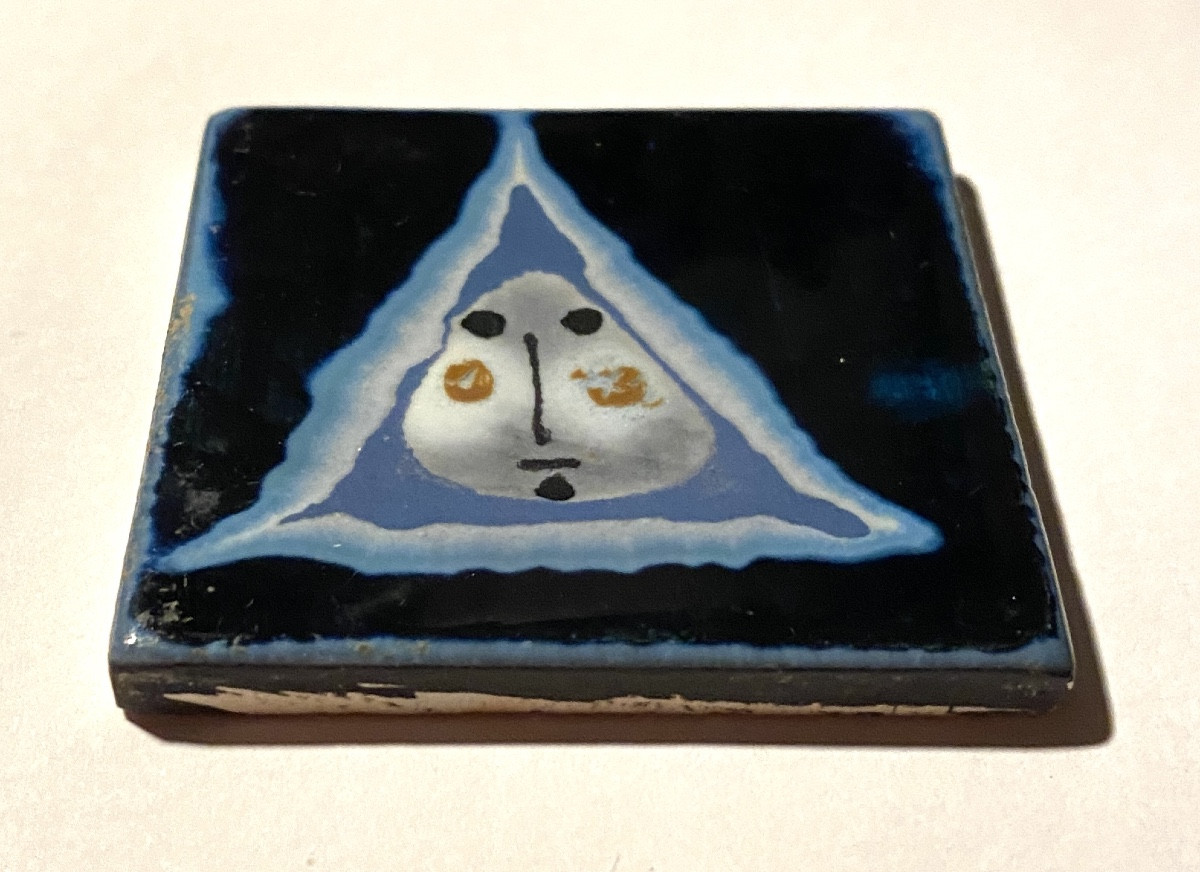 Roger Capron. Ceramic Tile, Mid 20th Century. Small Blue Face.-photo-3
