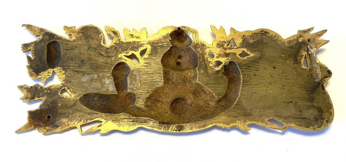 Ornamental Plaque In 19th Gilt Bronze. Trophies And Military Attributes Surrounding Apollo.-photo-2