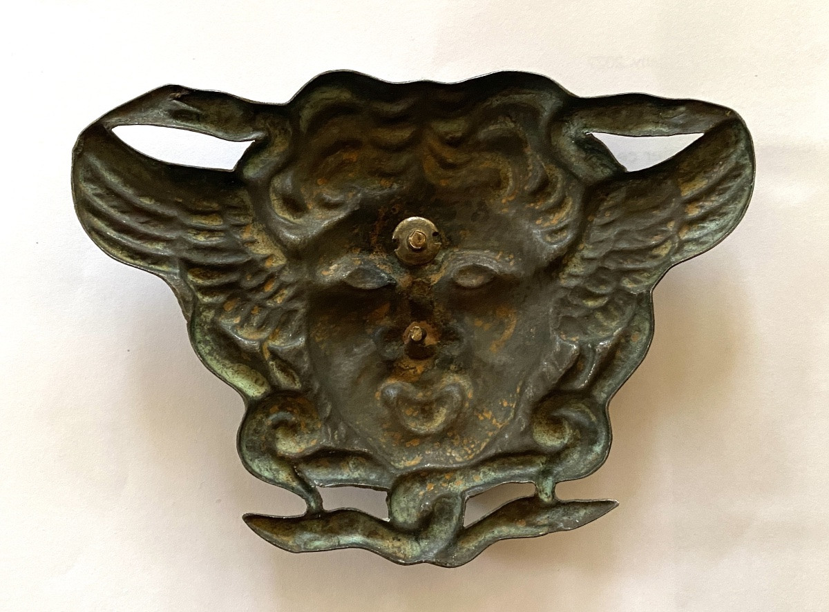 Tête de Méduse. Plaque décorative en métal estampé XIXème. -photo-3