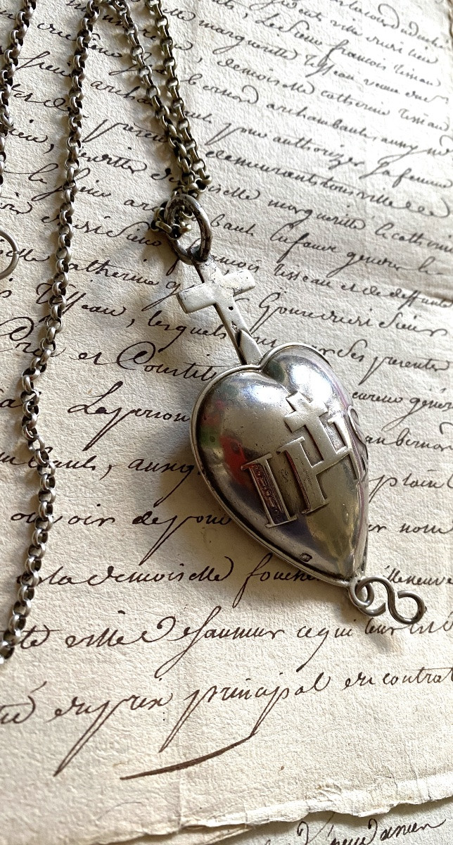 Religious Silver Ex Voto And Its Chain. Heart Of Jesus Surmounted By A Cross. Ihs.-photo-3