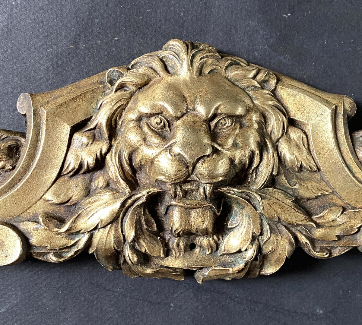 19th Century Ornamental Bronze. Lion's Head And Laurel Leaves.-photo-2