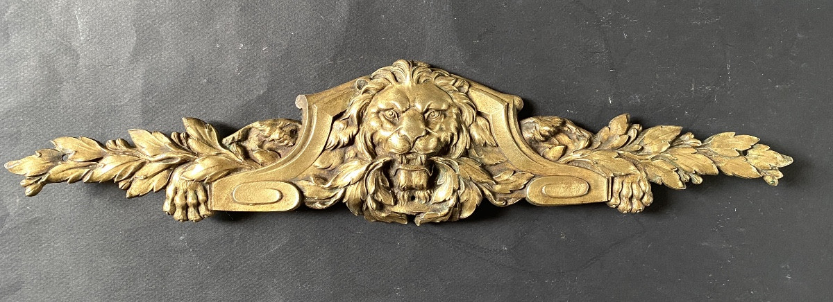19th Century Ornamental Bronze. Lion's Head And Laurel Leaves.