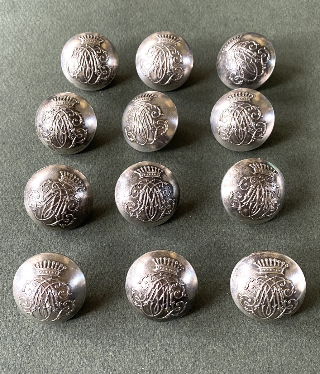 Set Of 12 19th Century Livery Buttons. Silver-plated Metal. Monogram And County Crown.