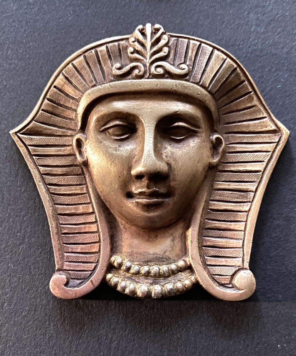 Egyptomania. Suite de quatre bronzes d’ornement XIXème. Visages de pharaons.-photo-2