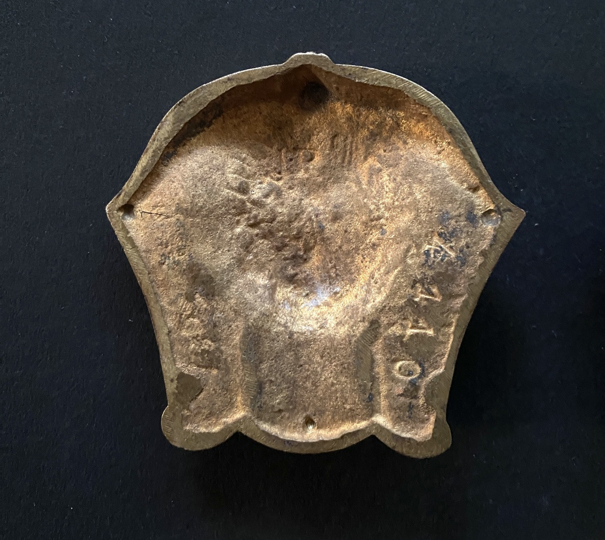 Egyptomania. Suite de quatre bronzes d’ornement XIXème. Visages de pharaons.-photo-2