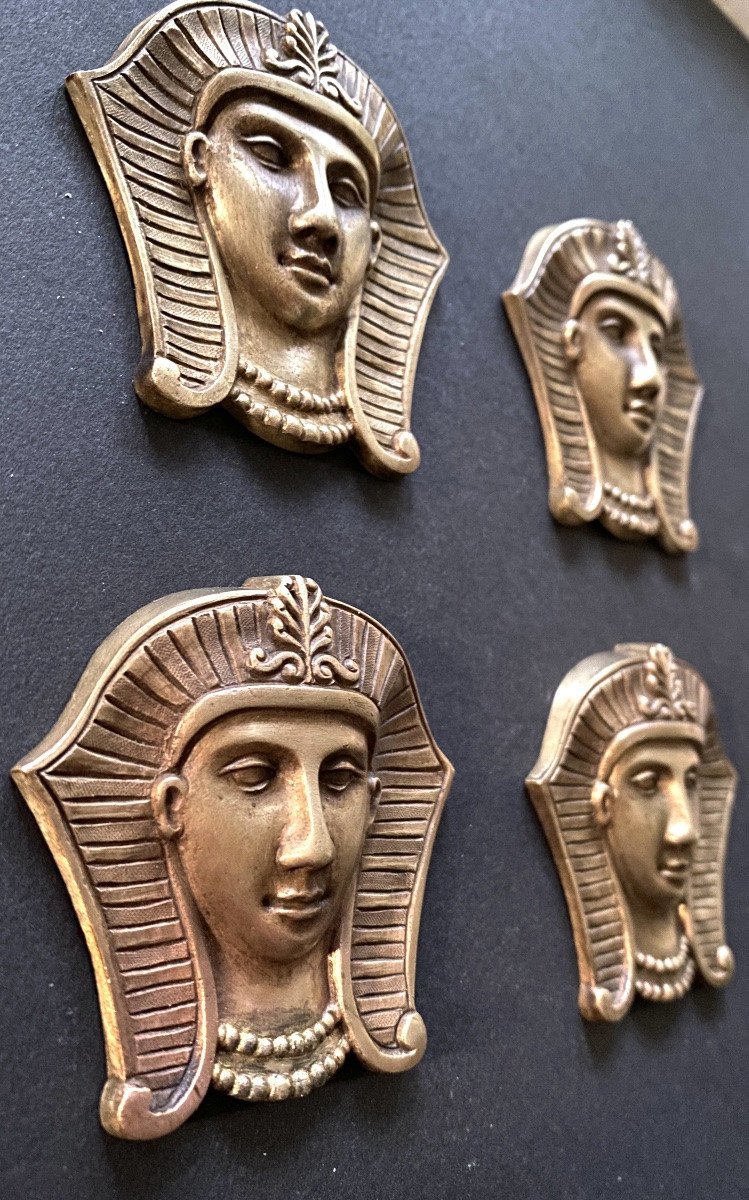 Egyptomania. Suite de quatre bronzes d’ornement XIXème. Visages de pharaons.-photo-4