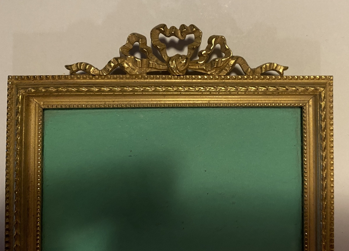Cadre en bronze doré à suspendre. France XIXème. Style Louis XVI. -photo-3