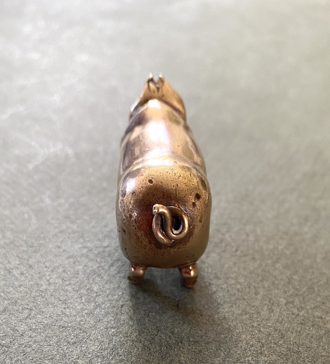 Petit Pyrogène de poche XIXème en laiton. Sujet animalier.  Cochon-photo-3