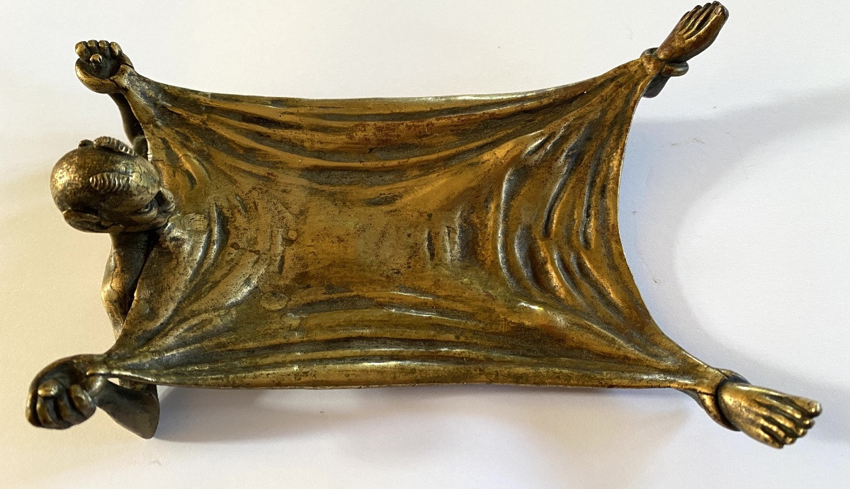 Pocket Organizer. Card Holder.  19th Century Bronze Tray. Reclining Devil Draping Himself.-photo-2