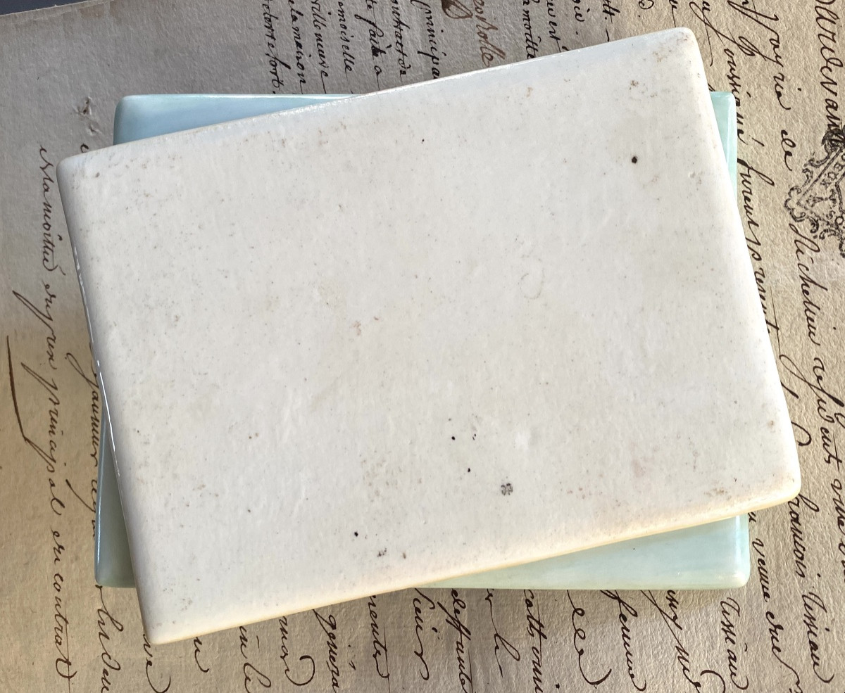 Trompe-l’œil en porcelaine XIXème. Presse-papier. Enveloppe, sceau, bâton et cachets de cire.  -photo-2