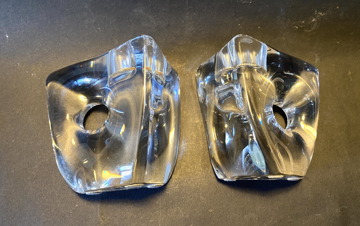 Paire de bougeoirs modernistes  en cristal. Daum France années 70.-photo-2