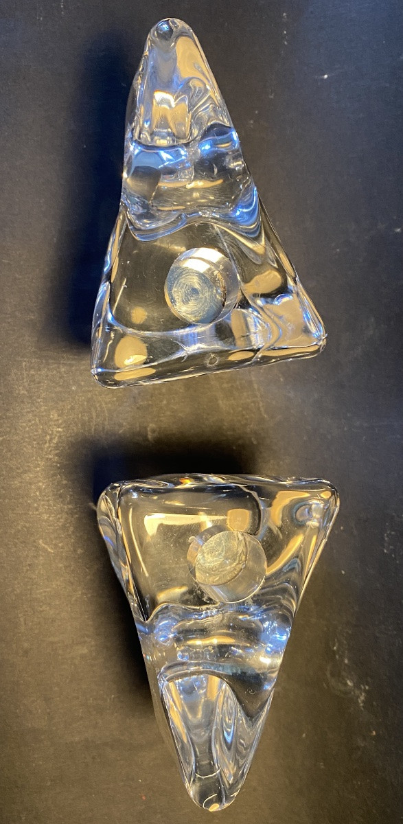 Paire de bougeoirs modernistes  en cristal. Daum France années 70.-photo-2