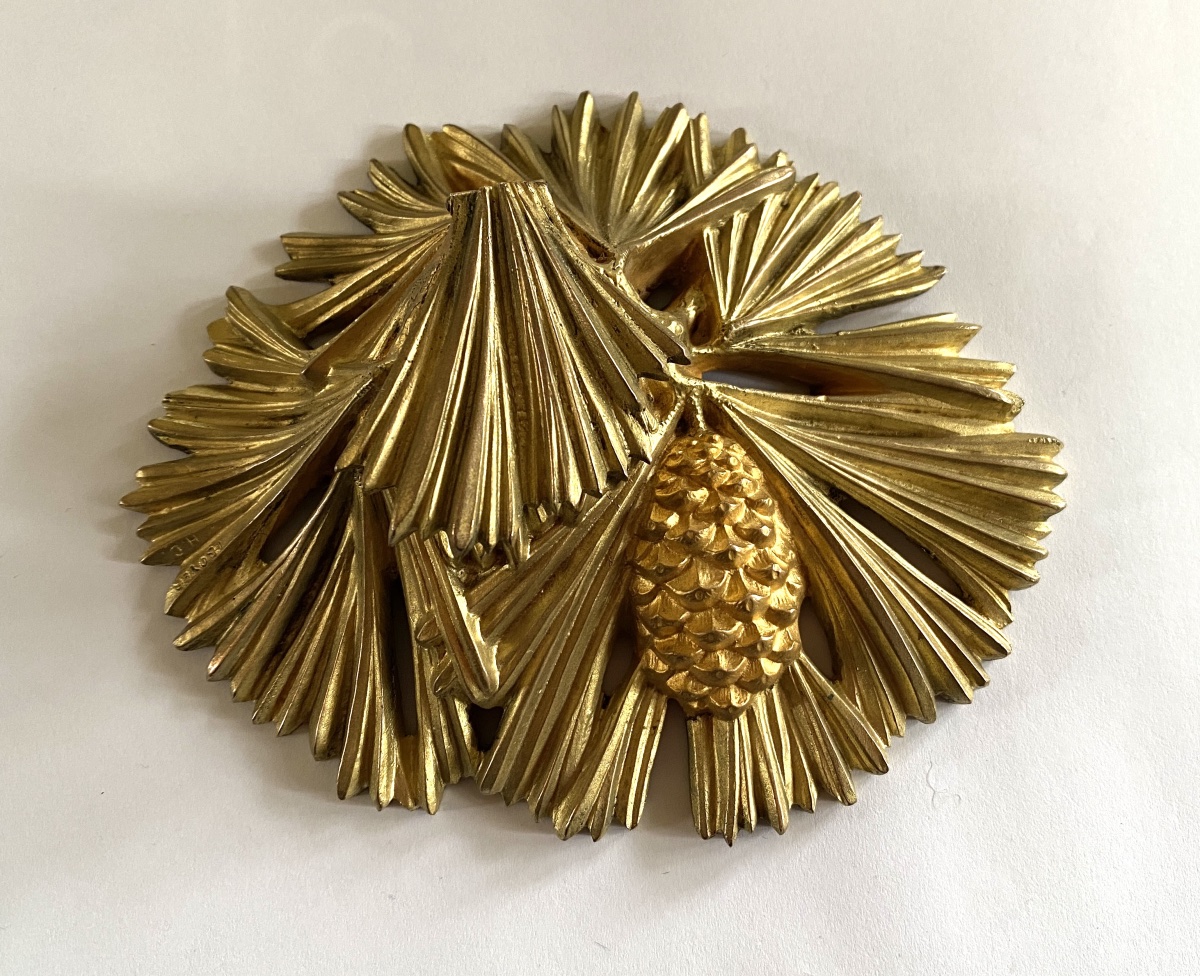 H. Boyer. Encrier en bronze à deux patines Art Nouveau. Branches et pomme de pin. 