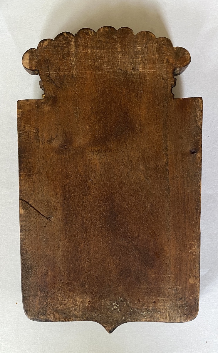Armoiries. Blason en bois sculpté XIXème avec couronne comtale, fleurs et croissant.  -photo-4