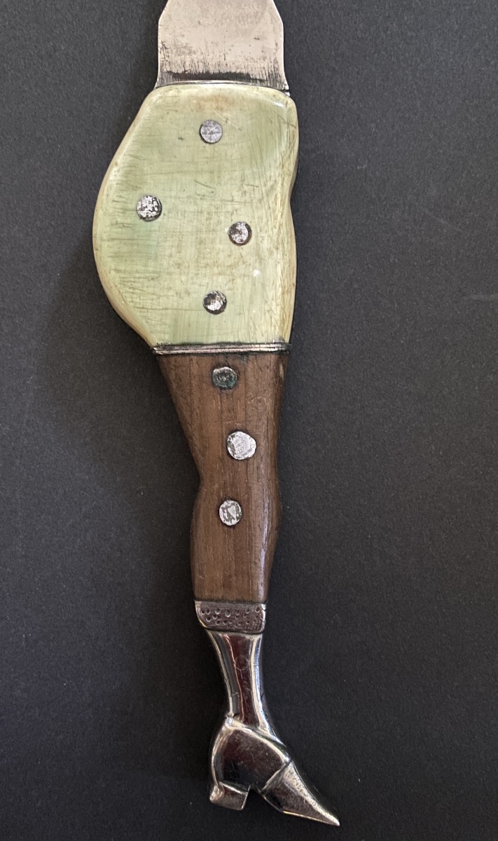 19th-century Serving Fork. Folk Art. Steel And Horn. Depicts A Woman's Torso. -photo-2