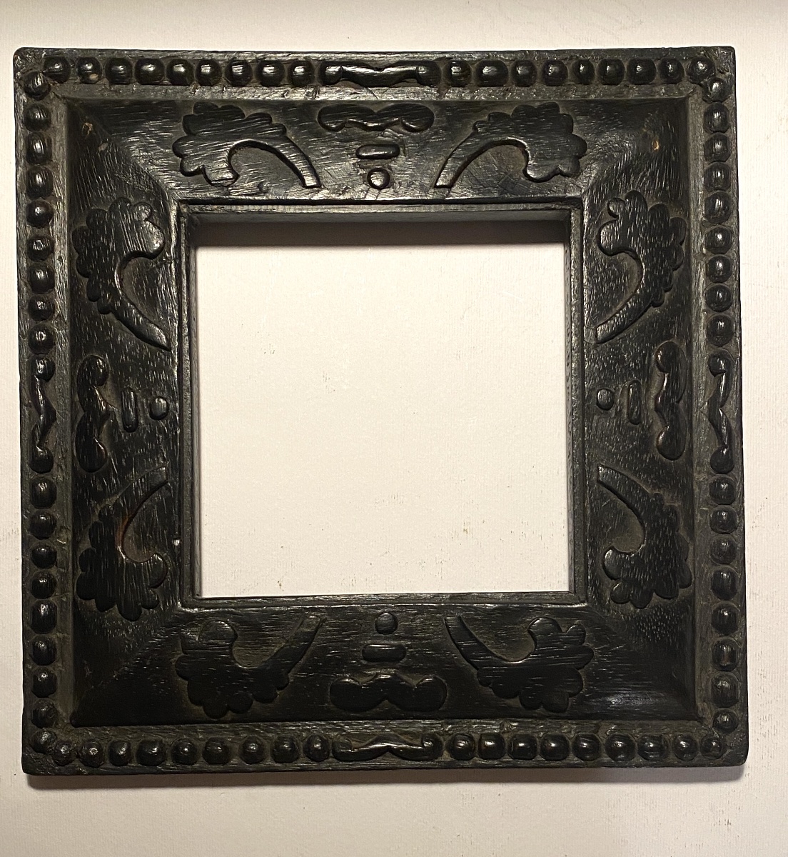 Small 19th-century Carved Wooden Frame. -photo-3