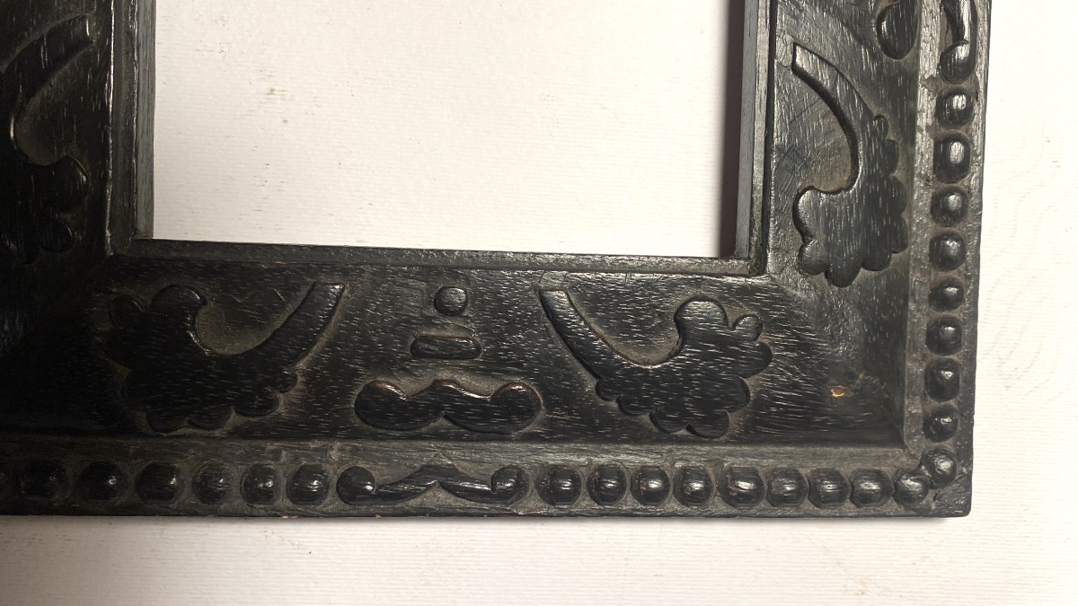 Small 19th-century Carved Wooden Frame. -photo-1