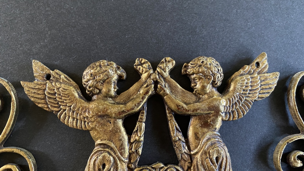 19th-century Ornamental Bronze. Cherubs, Flowers, And Spirals. -photo-3