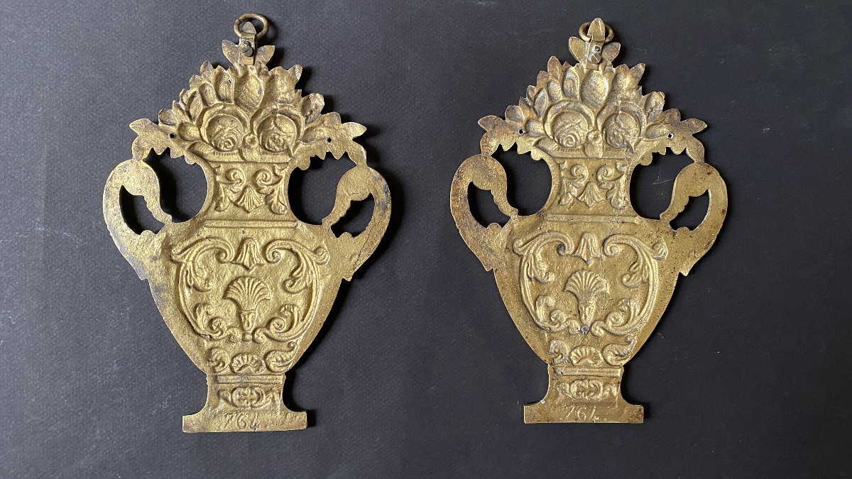Pair Of Decorative Plaques. 19th-century Bronze Bas-relief. Vases With Flowers.-photo-4
