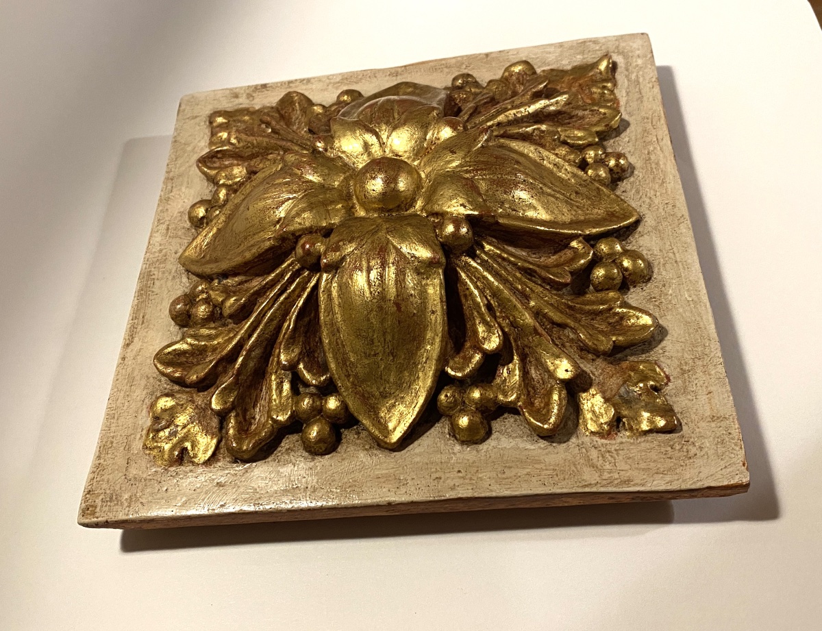Pair Of Ornaments. Carved Wood Gilded With Gold Leaf. Floral Design In Relief. Mid-20th.-photo-7