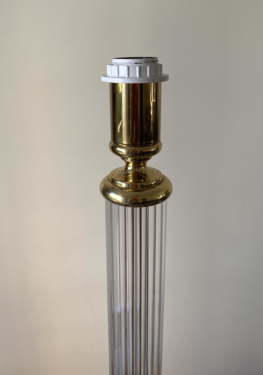 Maison Le Dauphin. Pied de lampe en verre cannelé et laiton. Années 70.-photo-1
