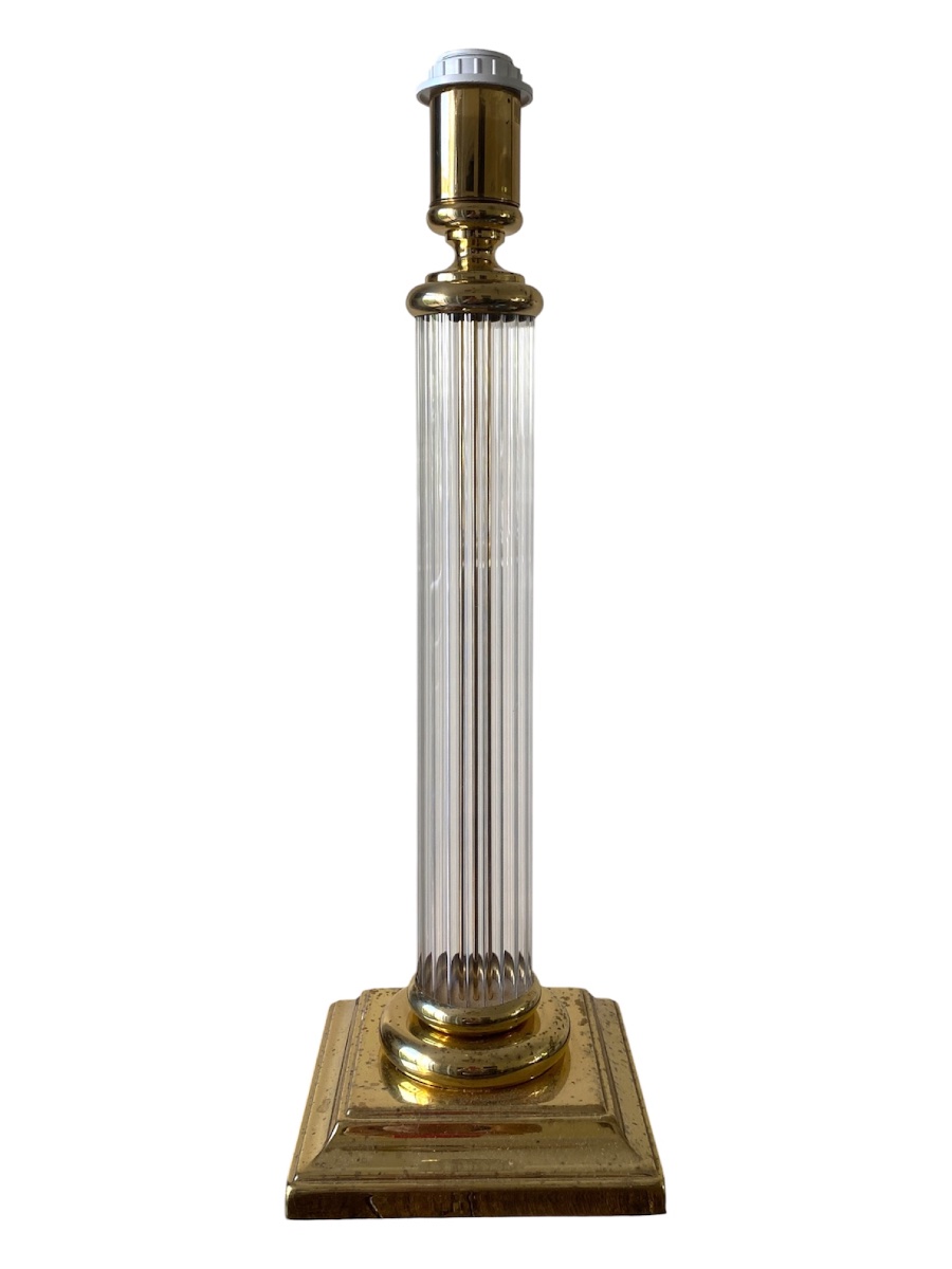 Maison Le Dauphin. Pied de lampe en verre cannelé et laiton. Années 70.